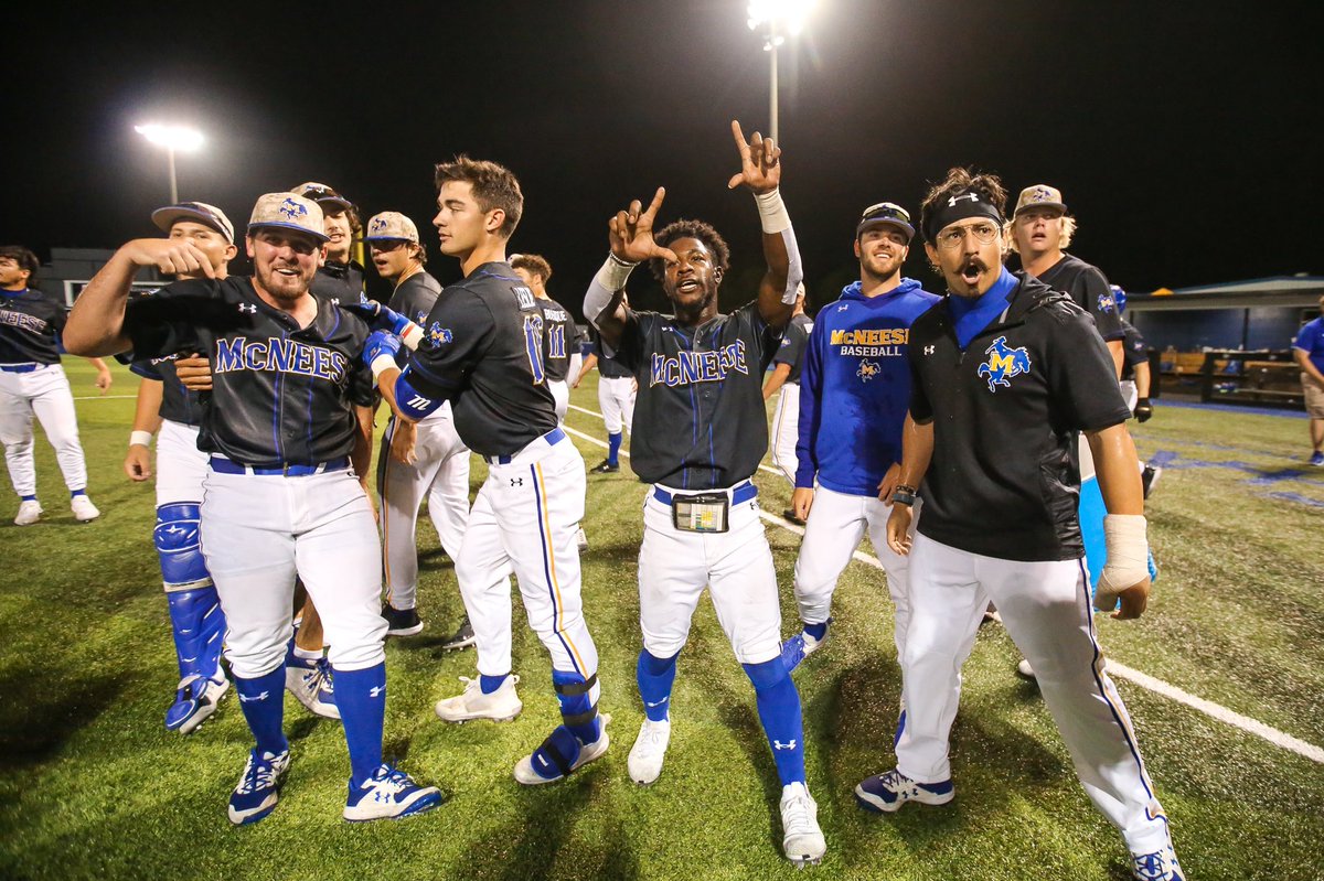 NCAABaseball's tweet photo. That feeling when you walk-off and take the series! 😤

#NCAABaseball x 📸 @McNeeseBaseball 
https://t.co/vVpYIMdfec