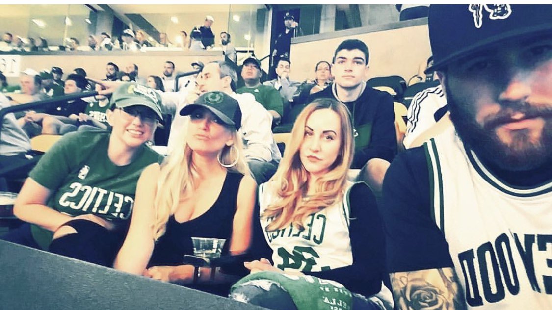 DrSarah1on1's tweet photo. Chillllssssss #Celtics … #banner18 .. one more to go @celtics @jaytatum0 @smart_MS3 🍀🍀🍀🍀🥳🥳🥳.. #section15 https://t.co/36dgCjyCl8