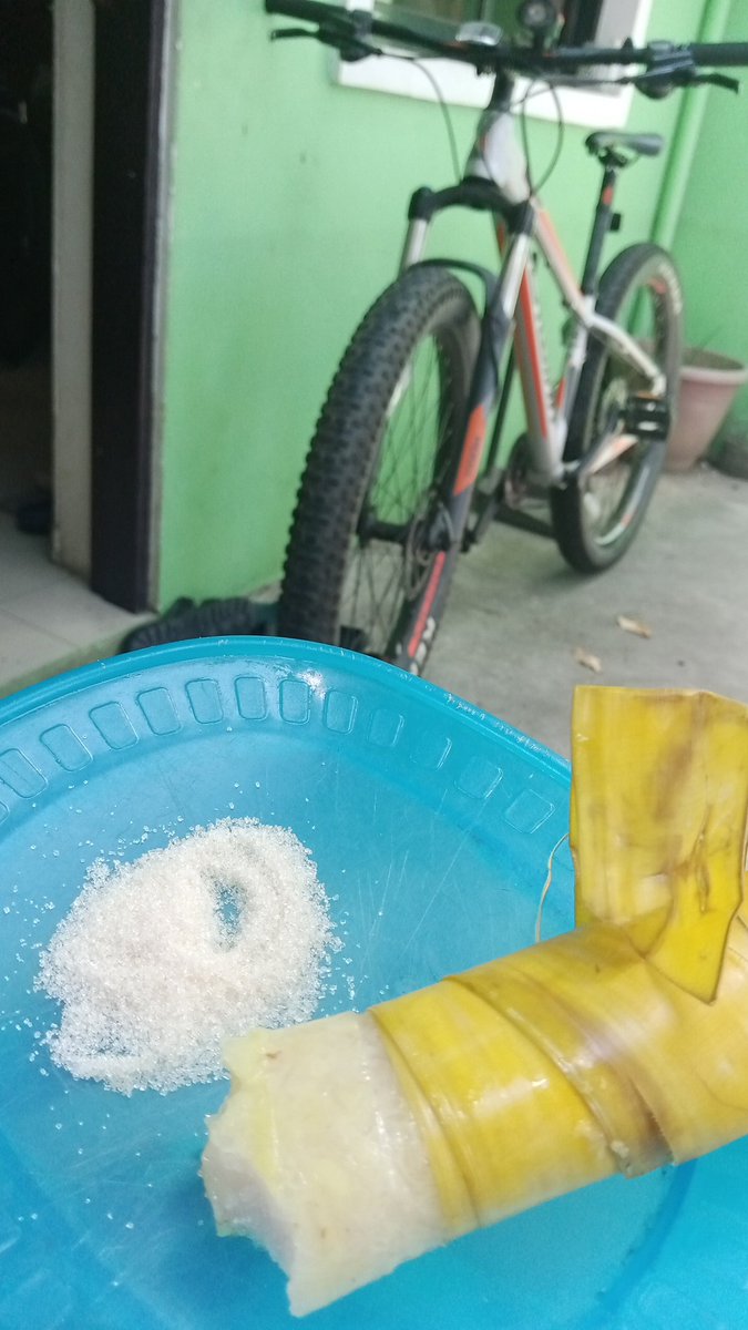 Vestreee's tweet photo. Iba talaga sarap ng suman sa umaga, jumpstart talaga. Have a blessed Sunday ahead folks! Gooodmorning
#MorningPerson
#NewLifeNewMe https://t.co/x9JEUovHQy