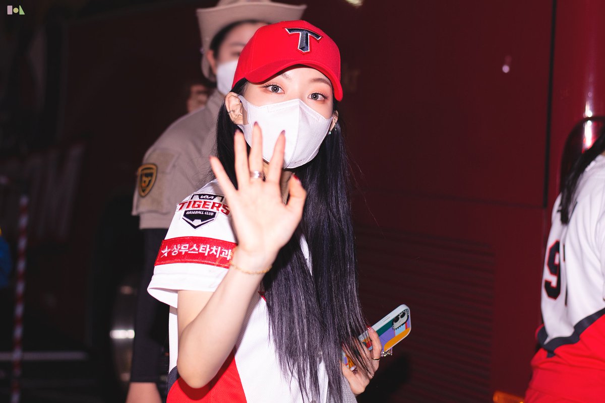 illu_light's tweet photo. 현이 생일축하해🥳🥳🥳

#드림노트 #Dreamnote #유아이 #YOUI #김지현

@iMe_Dreamnote https://t.co/fN9tHcP9PW