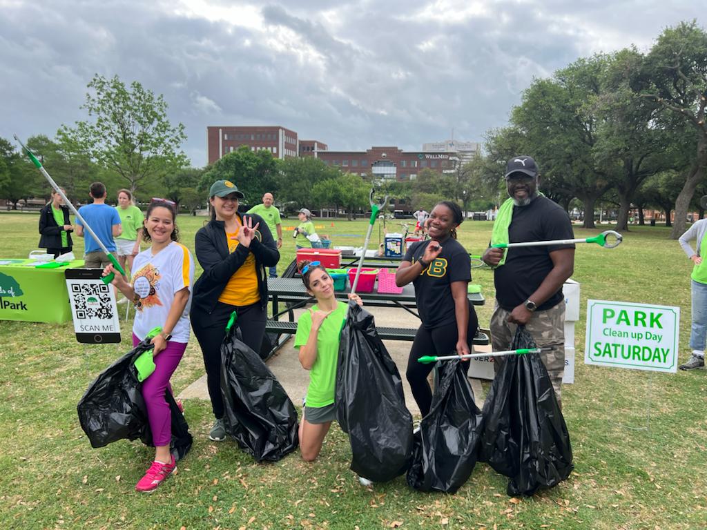 opbsi_texas's tweet photo. Thank you to our sisters, friends &amp; family who joined our #EarthDay community service cleaning up Exall Park during "It's My Park Day" 2022! 
Thank you also to the Friends of Exall Park and Dallas Park &amp; Recreation for being so welcoming. 💚🌎🍂🌳🍃🌻
#investinourplanet https://t.co/VxPGnkITng