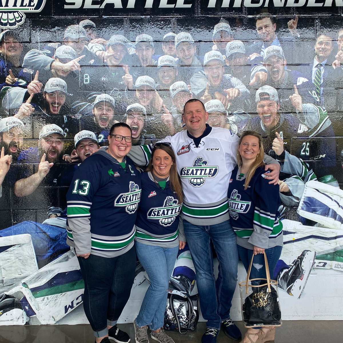 ryannahartley's tweet photo. Playoff hockey with my favs! 💙🏒🥅 #thunderbirds #gobirds #rocketssuck https://t.co/vcECOu4CV5