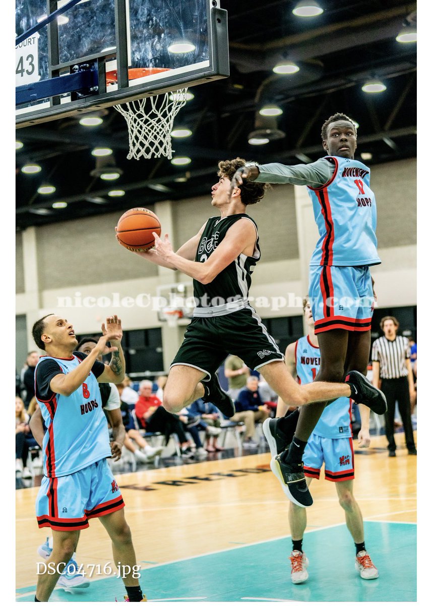 Good day for our <a href="/BCBBall_/">Blue Collar Basketball</a> teams here at <a href="/hoopseen/">HoopSeen</a> Grassroots in Louisville 

17U Black improved to 3-0 w/ OT win &amp; toughness down the stretch 

15U goes to 2-0 &amp; keep getting better

16U w/good win over Kyle Guy Elite to move to 2-1

17U Blue with 20pt win to finish 2nd in pool