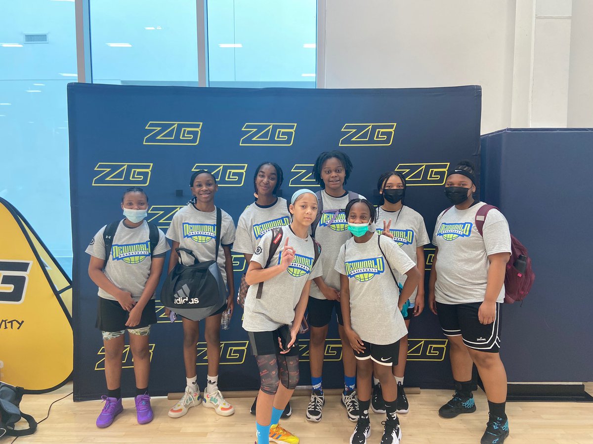 _Newworldgbb's tweet photo. We are Proud of our 8th grade team splitting today’s games 1-1. Day two continues tomorrow! 
#newworldbasketball🌎#newworldgirlsbasketball https://t.co/5UuDt0LCT7