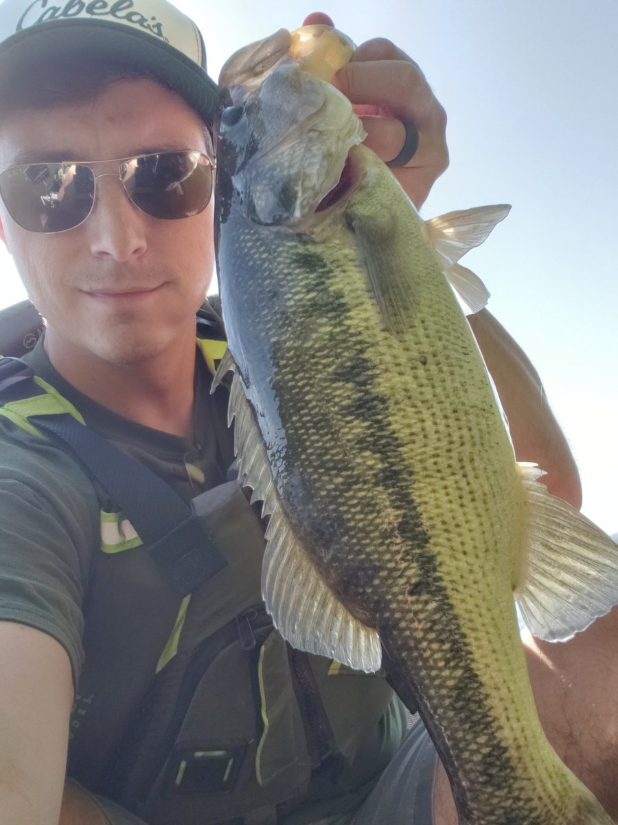 JayHookTwitch's tweet photo. Lake Jordan actually has fish. All these years I've considered it the scourge of the coosa lakes. I still do... but I had a great day. Took home 2nd place with 53.25 #fishalabama #nucanoe #bassfishing https://t.co/oNmbhbN1zH