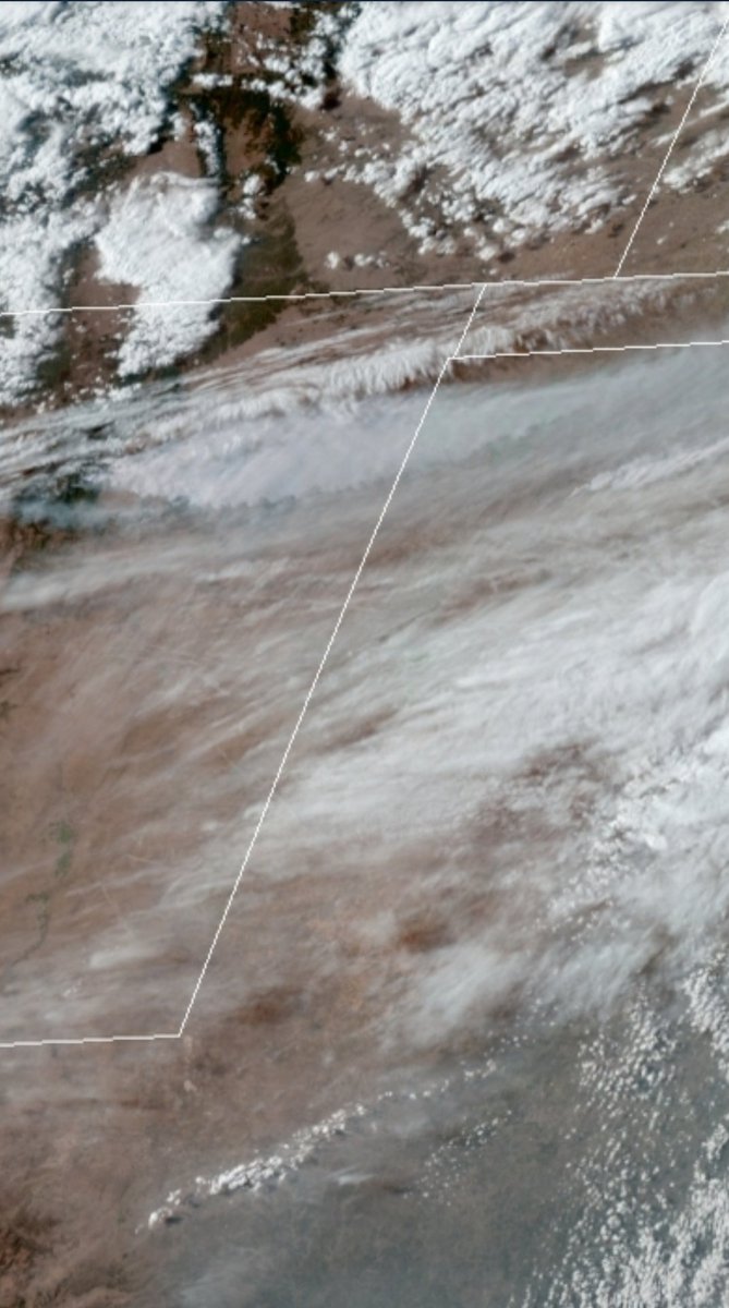 unleashedff295's tweet image. #MitchellFire and #CerroPeladoFire difficult to distinguish here between the cloud cover and smoke from Calf Canyon. Both still visible on IR though. Additional fire visible in Grey County TX east of #LittleHighlineFire unnamed, no longer showing on satellite like it was earlier.