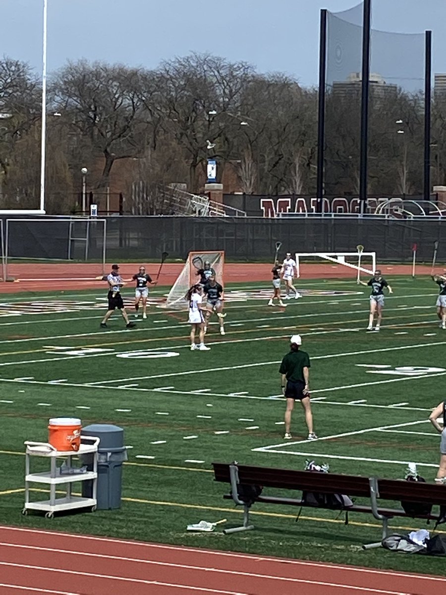 CarlsonCoder13's tweet photo. Abbey Pouba (LT ‘18 UChicago ‘22) 
Kelly Carlson (LT ‘19 IWU ‘23) 
💙💛🥍
@LTHSGirlsLAX @LTHS_Athletics https://t.co/ztikfklJUY