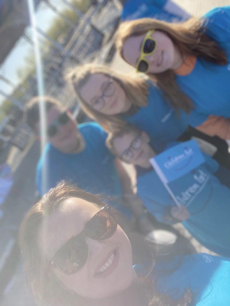 #cheersquad #KiltWalkGlasgow  #LTKW Let the kids win for <a href="/children1st/">:michael-ian: meldrum🎗👣 Sui Juris St. John 8:32</a>