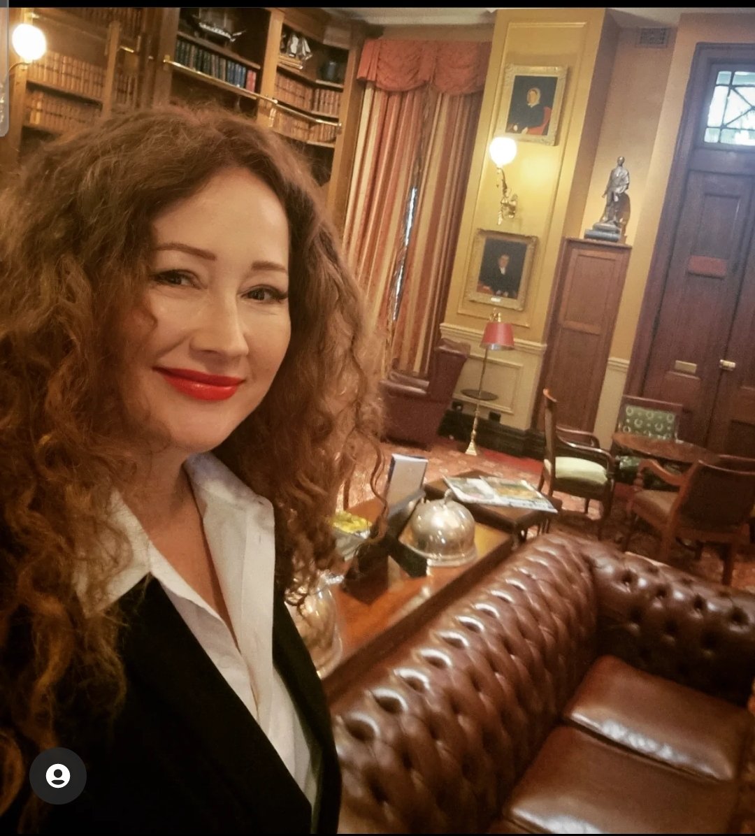 CleoGlyde's tweet photo. When the chesterfield calls...
19th century gentlemen's pleasures at the RACA...
#brandyandcigars #royalautomobileclub #sheeothechallenge #oldschoolbaby #magazineshoot📷 #privateclubs https://t.co/W7TEbS3Hd3