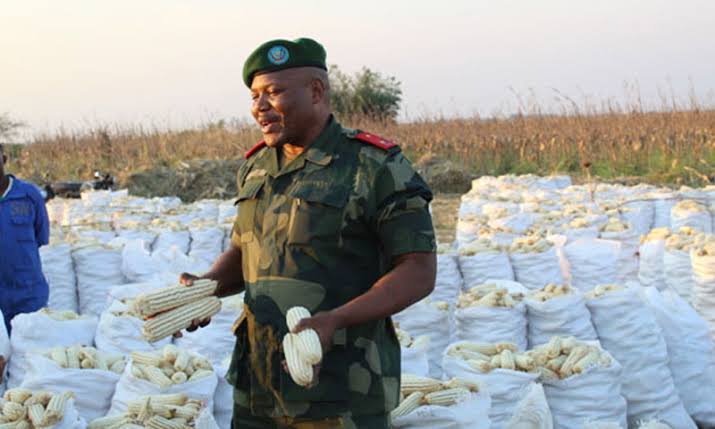 Alix_rdc's tweet photo. La bataille ayant atteint sa dimension mystique, nous faisons appel aux kuluna sous #Kabila, désormais bâtisseurs sous @fatshi13 dans le cadre du #ServiceNational . https://t.co/KbdvOLeV3J