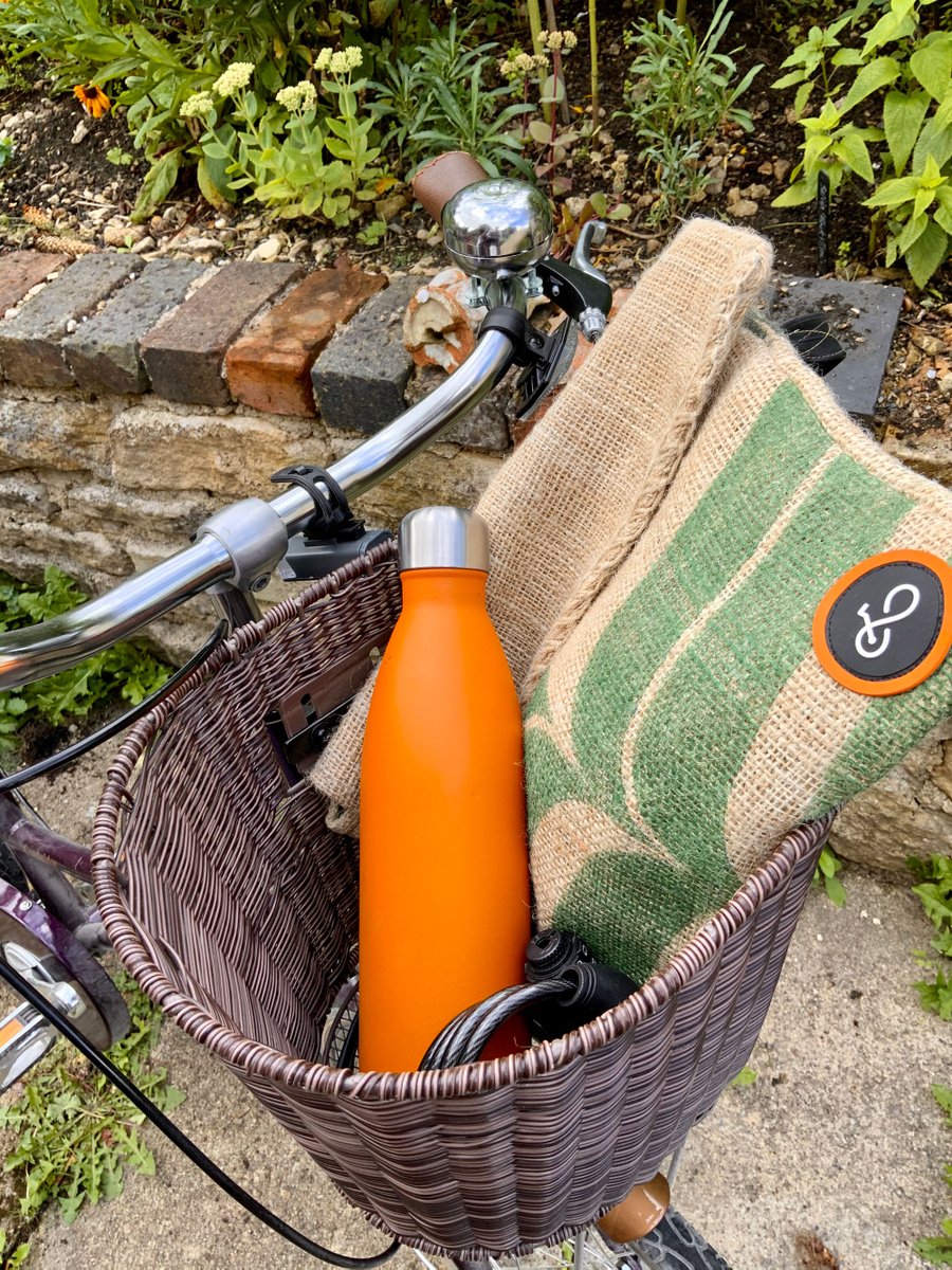 CycleOfGoodUK's tweet photo. Our recycled Coffee Sack Musette bags are perfect for taking out on a bike ride ๐ฒor a trip to the shops.
Simple and stylish worn cross body, with the added surprise of a vibrant African Waxed fabric inside!
https://t.co/Xv1TYJtAA6
#CycleOfGood #Musette #Ride #ItsNearlySummer https://t.co/xQOnDa6PvE