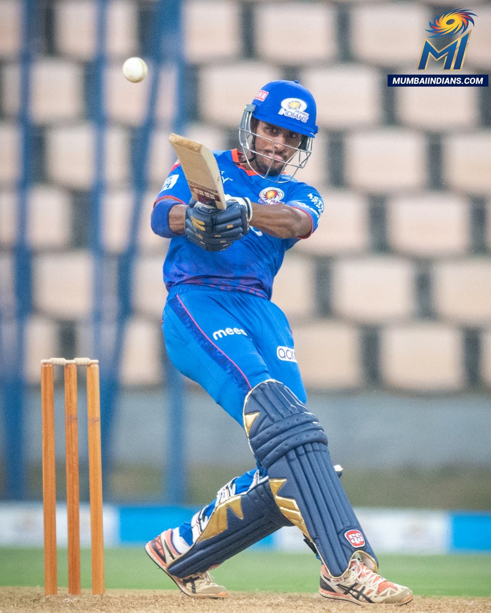 mipaltan's tweet photo. Just Varmaji perfecting his चाबूक shots 🙌💙

#OneFamily #DilKholKe #MumbaiIndians https://t.co/SNHKjtdkYS