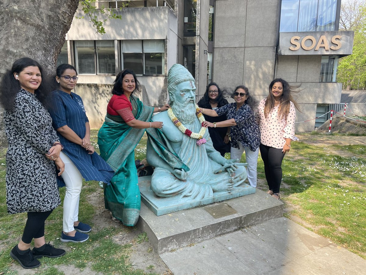realradikaa's tweet photo. #thiruvalluvarstatue #london #tamil #tamillanguage #semmozhi  a sense of pride to garland Thiruvalluvar  and encourage tamil studies in the University of London🙏🙏 https://t.co/vbknKVEzGk