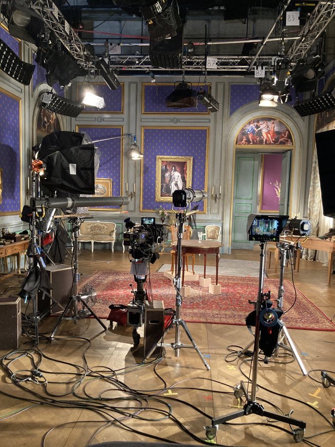#W9 #audiences samedi soir la fiction d’humour #LaPetiteHistoiredeFrance
toujours plus haut 🏆
⚜️600k tvspectateurs
⚜️7% Pdm commerciale 
<a href="/marieloisel/">Marie Loisel</a> <a href="/corentinW9/">Corentin Bellier</a> <a href="/OlivierRodot/">Olivier Rodot</a> <a href="/LaPetiteHDF/">La Petite HDF</a> <a href="/davidsallesoff/">Brousse Lit</a>