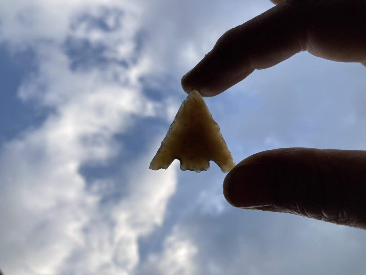 Another fantastic #flintknapping workshop <a href="/berrycroft_hub/">Berrycroft Hub</a> learning how to pressure flake with master flintknapper Karl Lee of <a href="/PrimitiveTechUK/">Karl Lee</a> tutoring the group. 

berrycrofthub.com/store/c1/Featu…