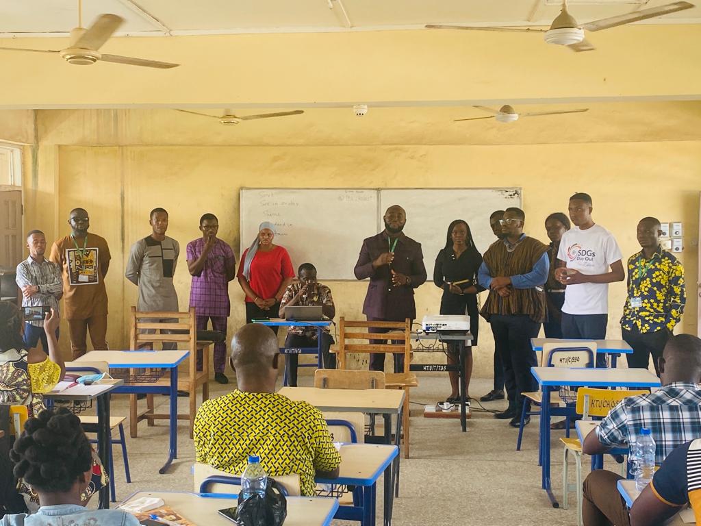 knust_dlsa's tweet photo. 📸HO CAMPUS 

At Ho, concerns were raised on collection of certificates at KNUST main campus. They pleaded for certificates to be made available at various campuses. Again Ho constituents pleaded to executives for increase in monthly data packages. 
#KNUSTIDLSouthernSectorTour https://t.co/etacpb6jWQ