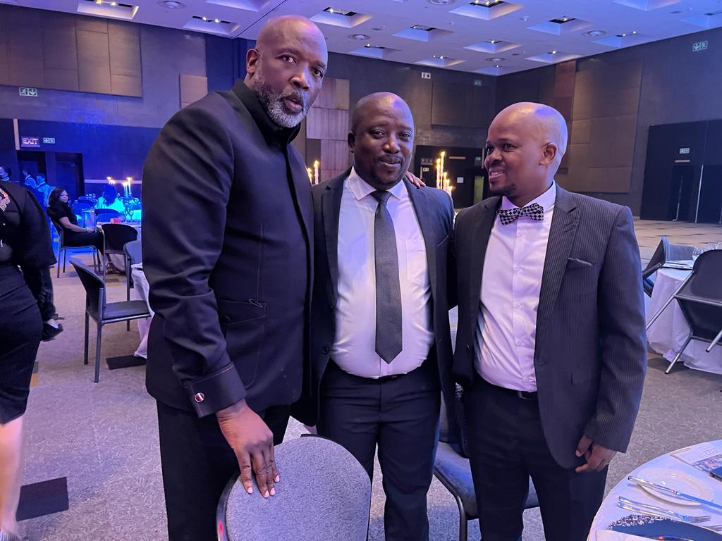 OleLodwick's tweet photo. @CollenMashFound Year Anniversary #cmf10 with Rev @mathebula_chris @AbelTau1. https://t.co/8q9SsTfczj