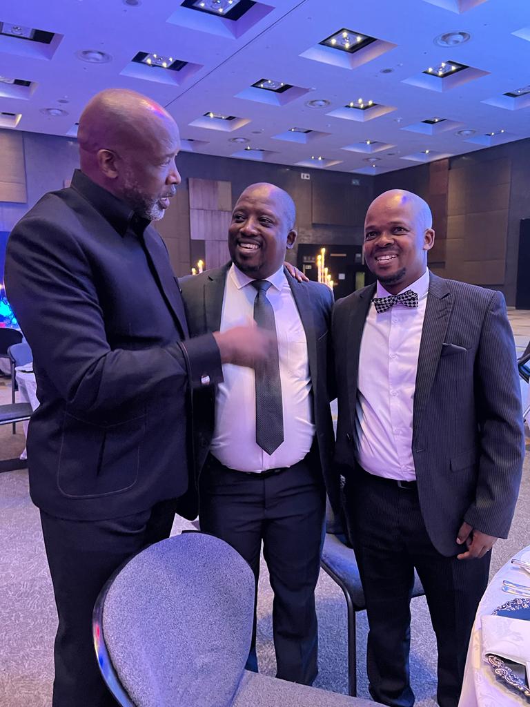 OleLodwick's tweet photo. @CollenMashFound Year Anniversary #cmf10 with Rev @mathebula_chris @AbelTau1. https://t.co/8q9SsTfczj