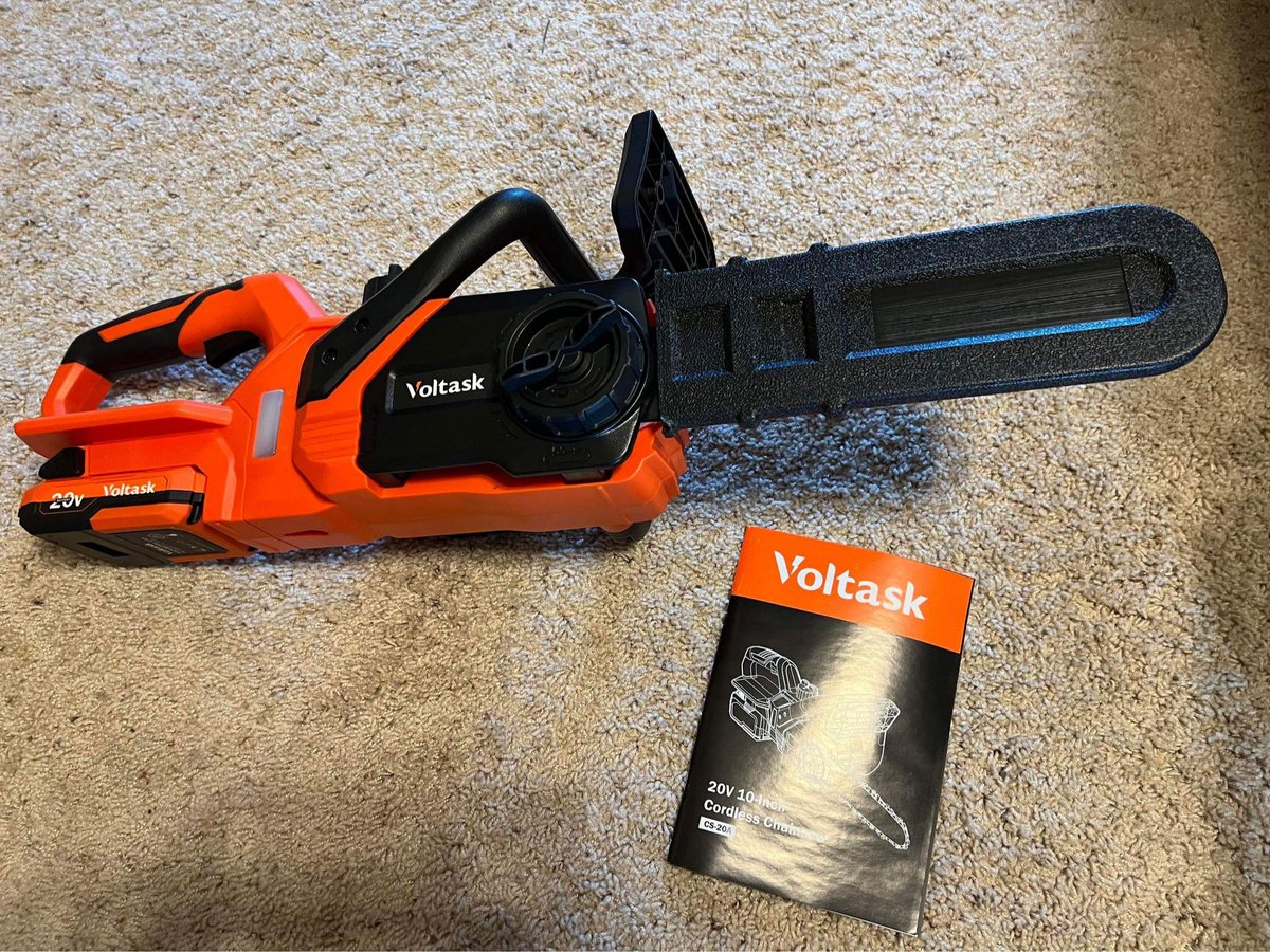 Voltasktools's tweet photo. All ready to start the whole new week! 🪓
#voltask #voltasktools #carving #trees #woodworking #furniture #treeremoval #treefelling #timber #power #trimmer #mondaymotivation https://t.co/0RuN4tCsaP