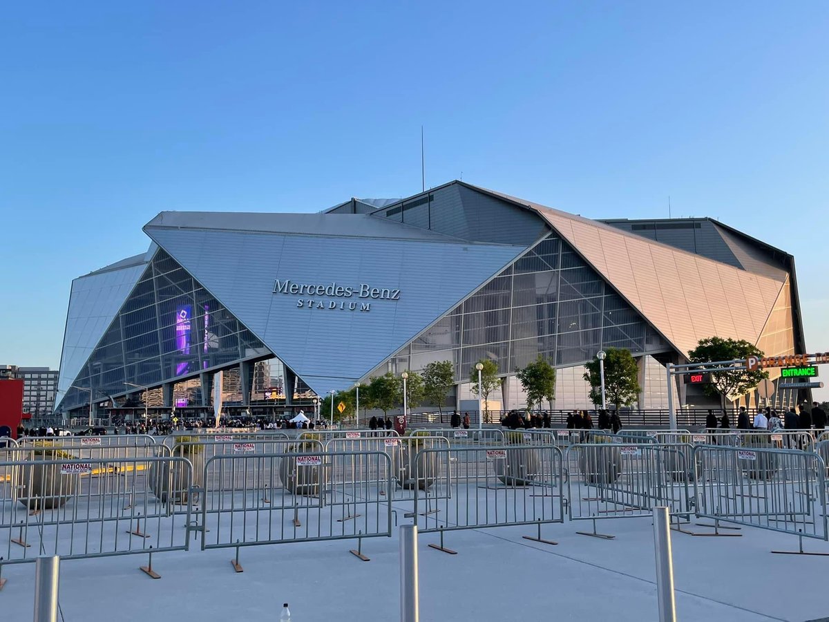 MsVMarketing's tweet photo. Amazing #DECAICDC Opening Session tonight … can’t wait to see @bwhsdeca soar tomorrow on their test, at the academies, and with a HTOR presentation #BWHAT #BDECA https://t.co/YwWdp0ILGe