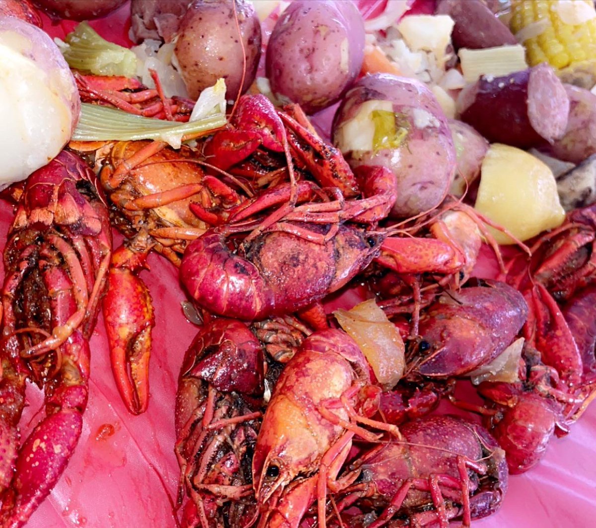 SigTauHSU's tweet photo. Thank you to @SigTauUAM &amp; @alphasigUAM for inviting us! We had a great time! #crawfishboil 🦞 https://t.co/XBMinH9PTI