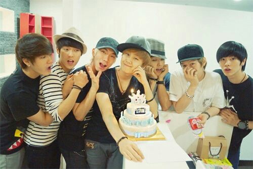 cheonsayook7's tweet photo. - "For me, BTOB has no such thing as best duo or trio or units...because it's only best when it's the seven of them."💙🐾✨

#BTOB #ilhoon #SUNGJAE #EUNKWANG
#MINHYUK #Changsub #Hyunsik #peniel
@BTOB_ILL @BTOB_6SJ @BTOB_SEKwang
@btob2mh @BTOB_IMHYUNSIK
@LeeCS_BTOB @PenielShin https://t.co/N9YIvqSm8j