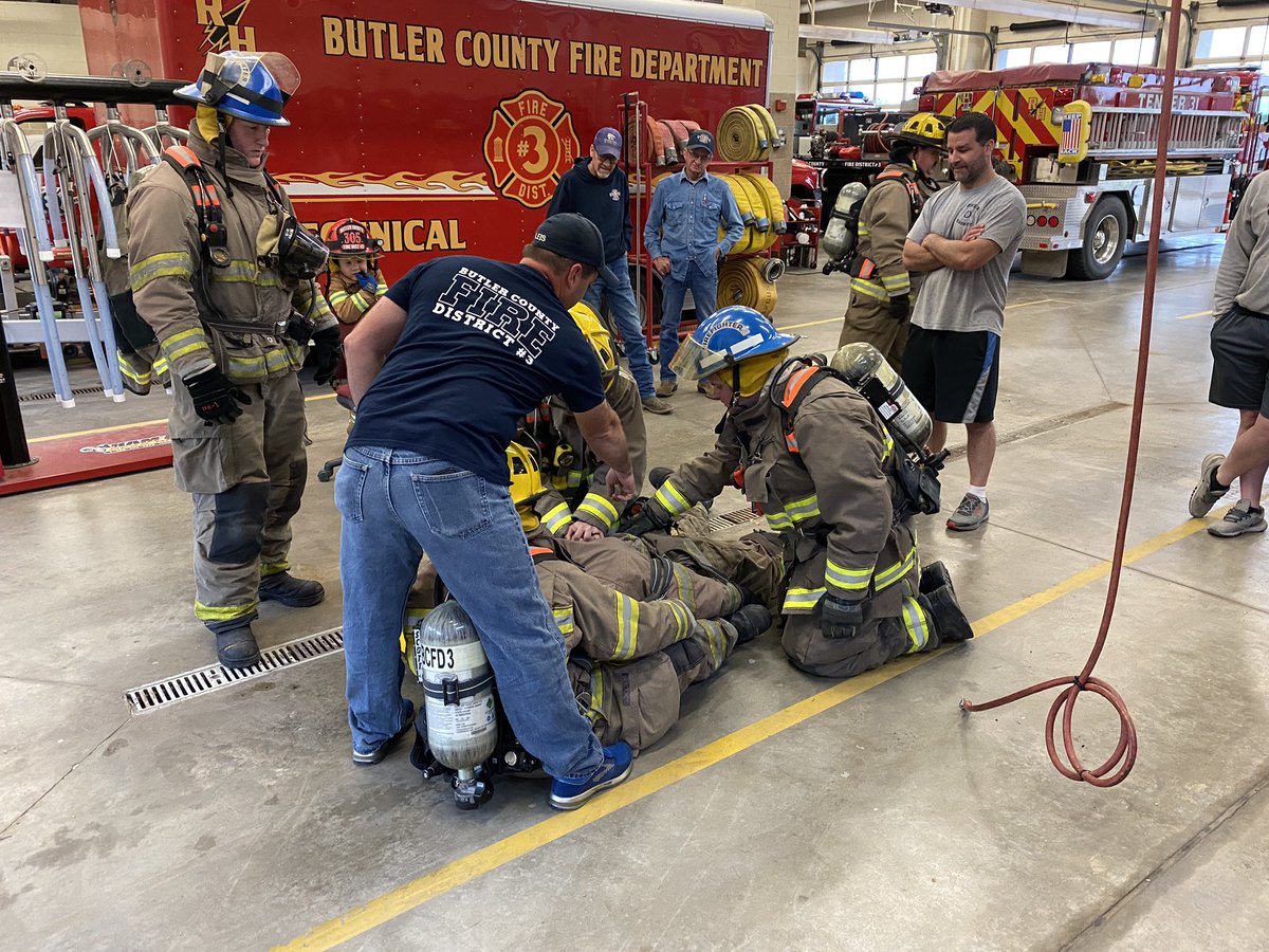 BCFD3's tweet photo. For our Saturday morning training this month, firefighters practiced “saving your own” skills, consisting of firefighter down CPR and RIT (Rapid Intervention Team) drills. Thanks to Lieutenant Kevin Leis and Firefighter Chase Ozbun for leading the training this morning. https://t.co/NAAFowshBI