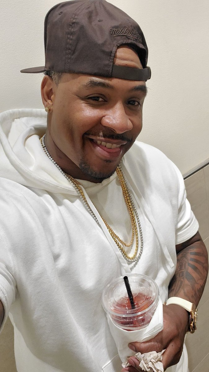 Ron51416700's tweet photo. Today was a good beautiful day. Laughing at y'all dudes.... 🤣🤣
#OGStayFly
#sofreshandsoclean https://t.co/fHep3HtZ9K