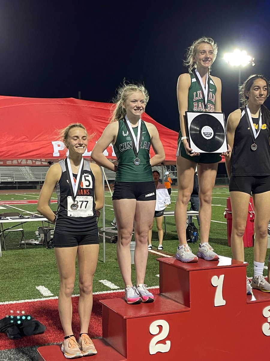 GCHSGirlsTrack's tweet photo. Congratulations to Bella Domier on placing 2nd in the 800 at distance night!!! https://t.co/46ShR16YFJ