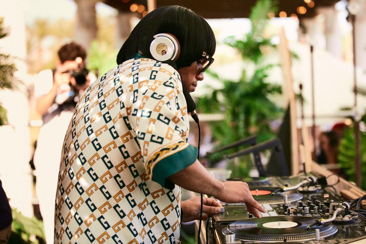 .WEE MAN tweet media