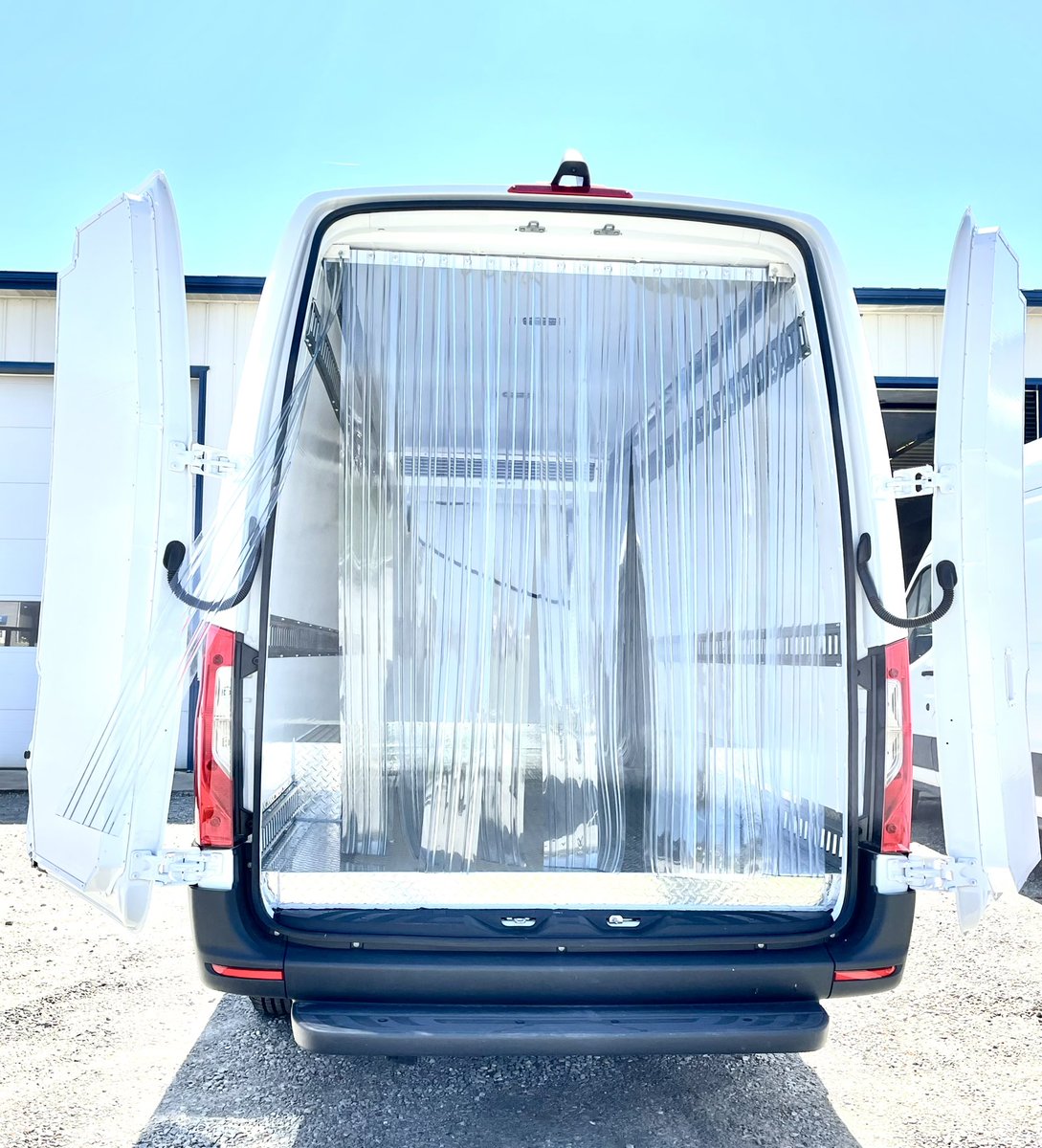 MobileColdSol's tweet image. 2022 @MBvansUSA Sprinter 170” wheelbase high roof cargo van with Mobile Cold Solutions insulation package and a @thermoking V520-20Max refrigeration unit (with electric standby). Rear and side door strip curtains, aluminum tread plate floor, LED lights, 2 rows of e-track.