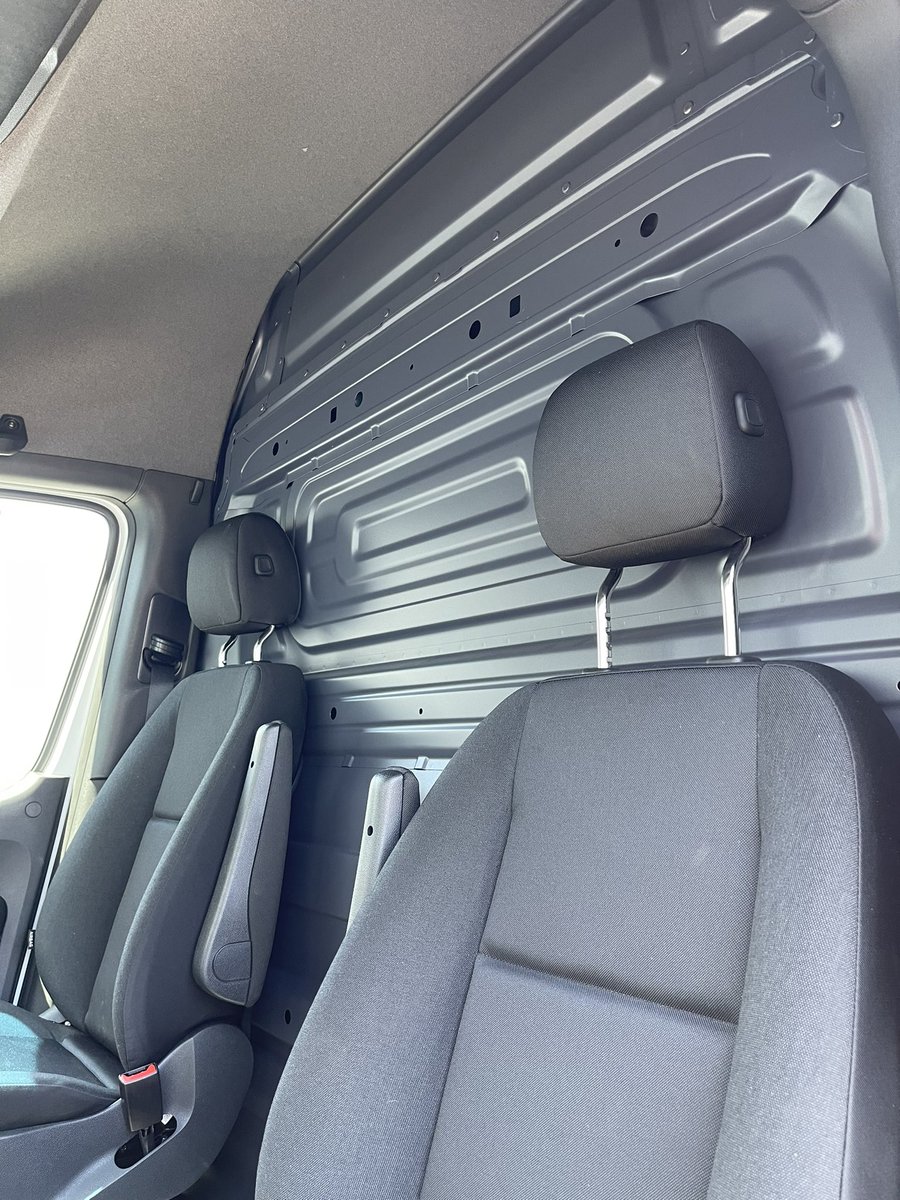 MobileColdSol's tweet image. 2022 @MBvansUSA Sprinter 170” wheelbase high roof cargo van with Mobile Cold Solutions insulation package and a @thermoking V520-20Max refrigeration unit (with electric standby). Rear and side door strip curtains, aluminum tread plate floor, LED lights, 2 rows of e-track.