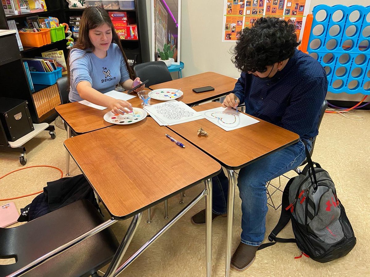 DobieFcs's tweet photo. Human Growth & Dev. students had a chance to explore a “Preschooler Dot Painting Activity” and study the different learning opportunities for the preschooler! Part 1 #learningthroughplay #dobiecte #dobiefcs #pisdcte #preschoolactivities https://t.co/HvlVbsccTr