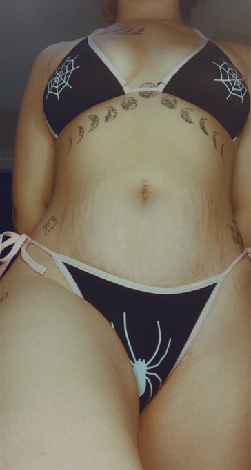 My new bikini for this summer 😁😁😁😁 I&rsquo;m so excited https://t.co/tVO0aWvBBA<a href="/tag/newprofilepic"class="tags"><span>#newprofilepic</span></a>