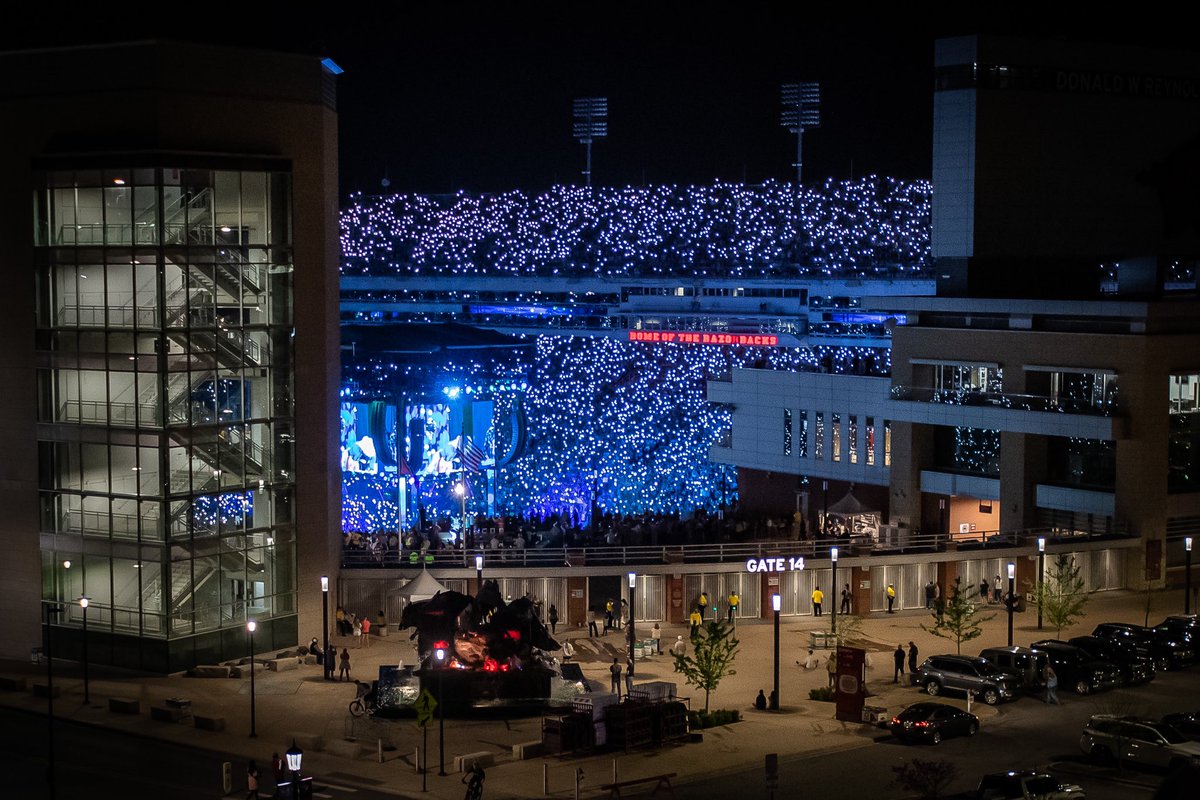 RazorbackFB's tweet photo. WHAT. A. NIGHT!!!!! https://t.co/2FpJlXuiro