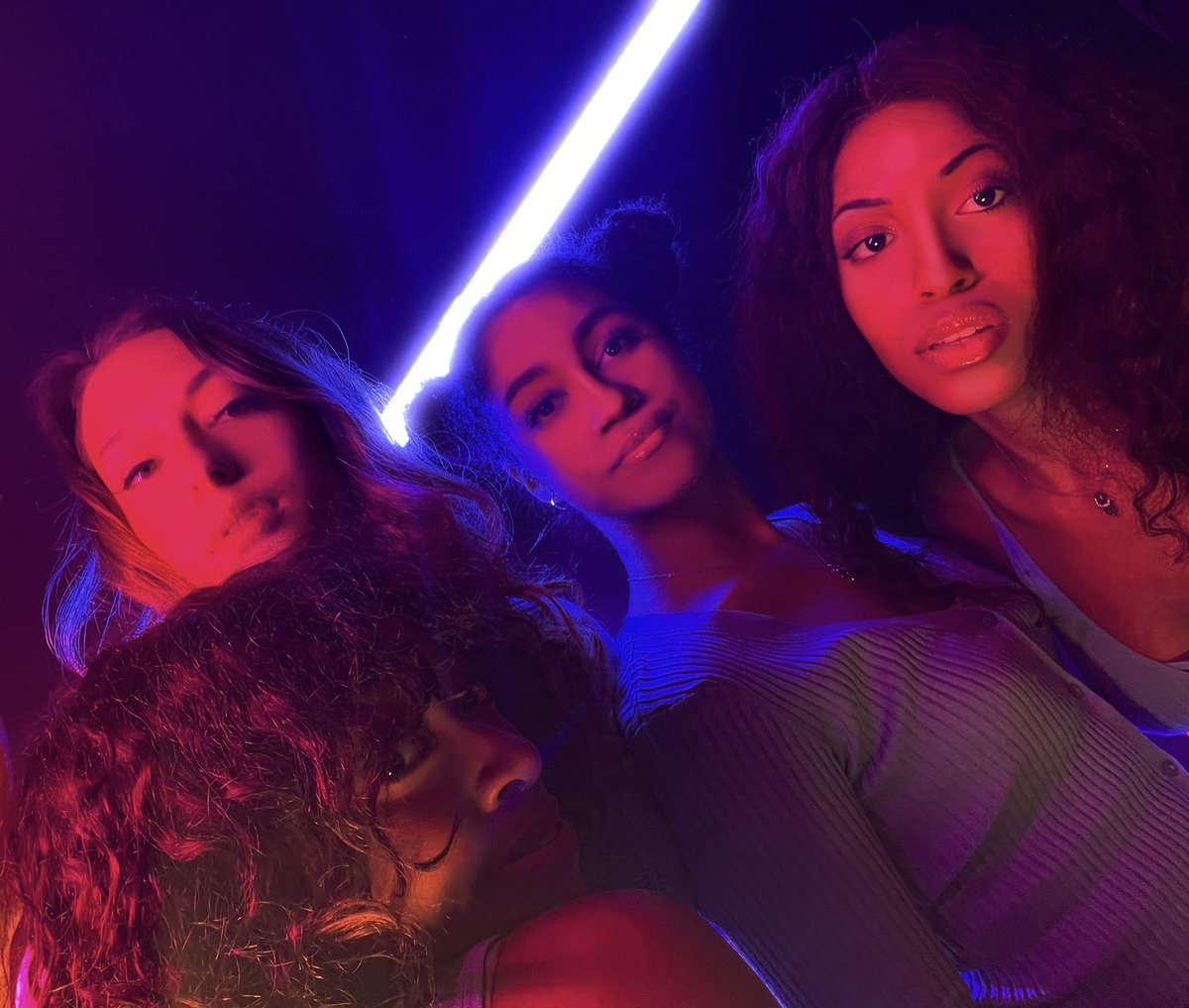 1221official_'s tweet photo. πΈ Group Selfie π€³πΎ β¨
#girlgroup #music #comingsoon #newmusic #tunein #followus #SaturdayVibes #musicartists #1221music #mirrorhour https://t.co/ZLbqxar6ry
