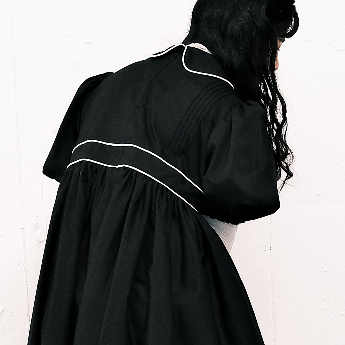 AnpontanPUL's tweet photo. 黒×白
子供の集会ワンピース

5月販売予定です。
フロントの和音(わおん)、背中の五線譜、気に入っています。

#PoolSideRomance #ぷーろま https://t.co/eC7JwwW7QQ