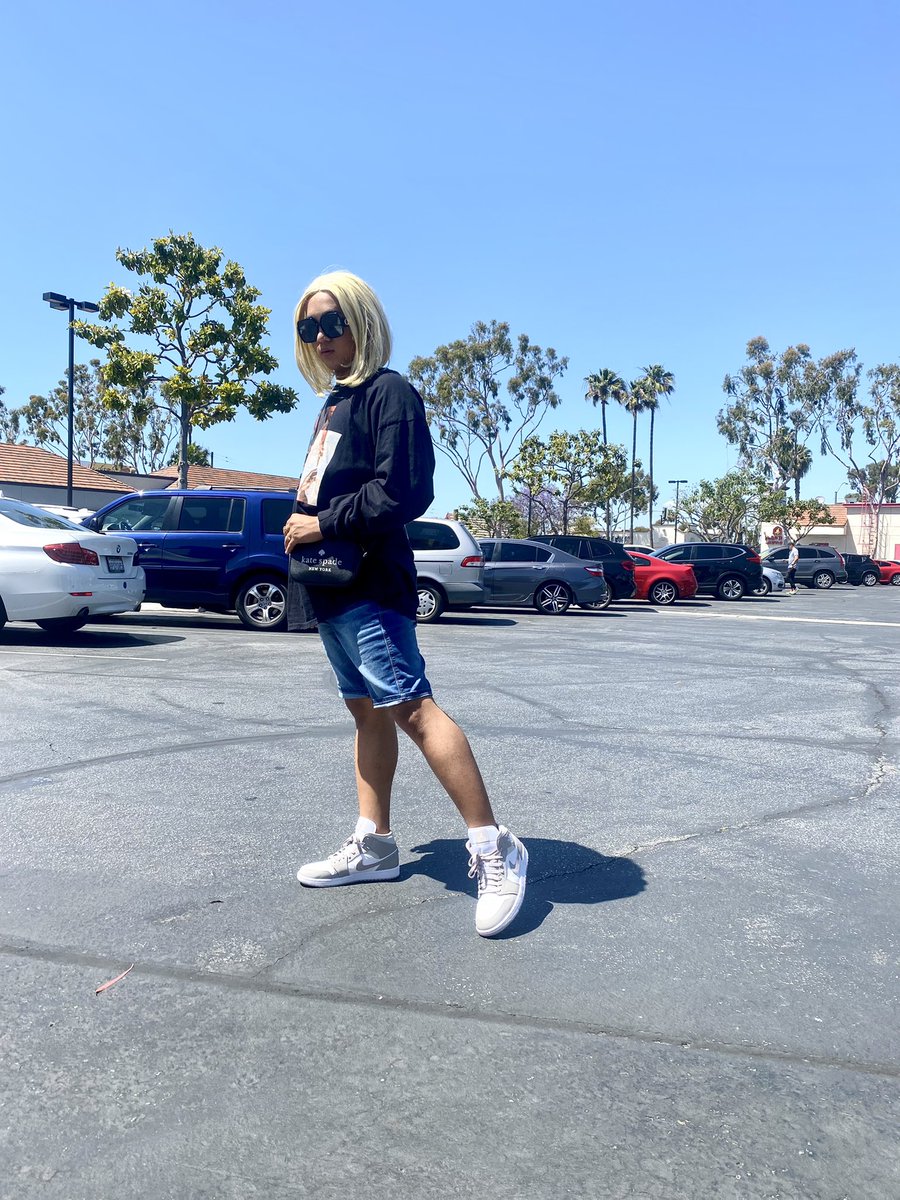 jowkingseason's tweet image. isigaw mo na! Magtawag kapa!
Gandang NakakaGV! pag ang boboto mo ay Leni!💖🍃

#LeniKiko2022 
#LeniRobredo2022