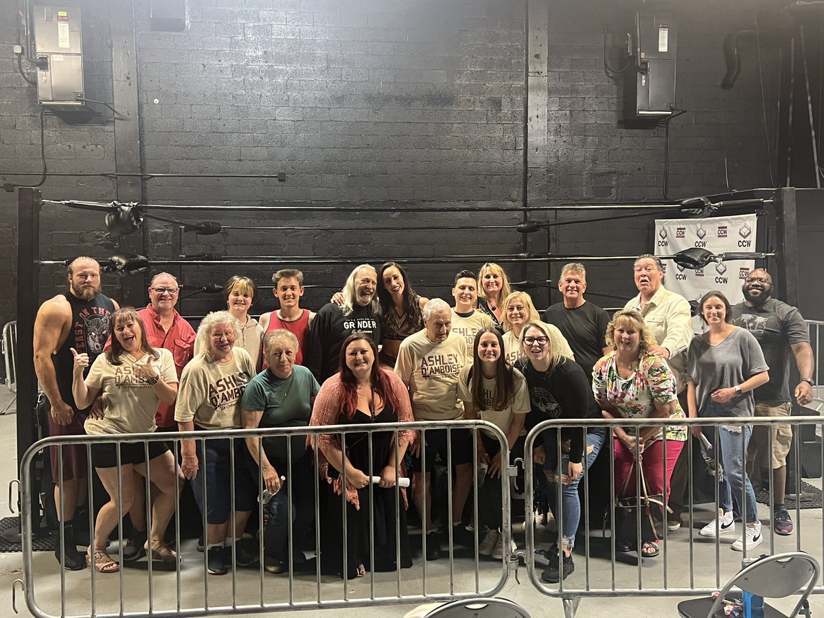Ashley_DAmboise's tweet photo. A big thank you to all the people who came out to see me (again!) tonight in Pompano!! My family got to see me win a live match for the first time at @CCWFL ! 💪🏼 #merci ⚜️💗 https://t.co/iiby8bvEFY
