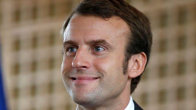 rirecestdrole's tweet photo. Si tout marse comme prévu, z'aurais même pas à traverser la rue. #Presidentielle2022 #MacronDehors #24Avril2022 #Dimanche24avril https://t.co/IVJfjWqBtE