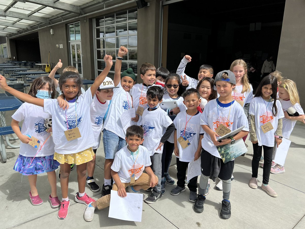 judycaraang's tweet photo. #nevertooyoung to be kidpreneurs. Brains full of logo, branding, leadership ideas to bring back to their businesses #M39x #Maker39 https://t.co/v36Ikl0Kjr