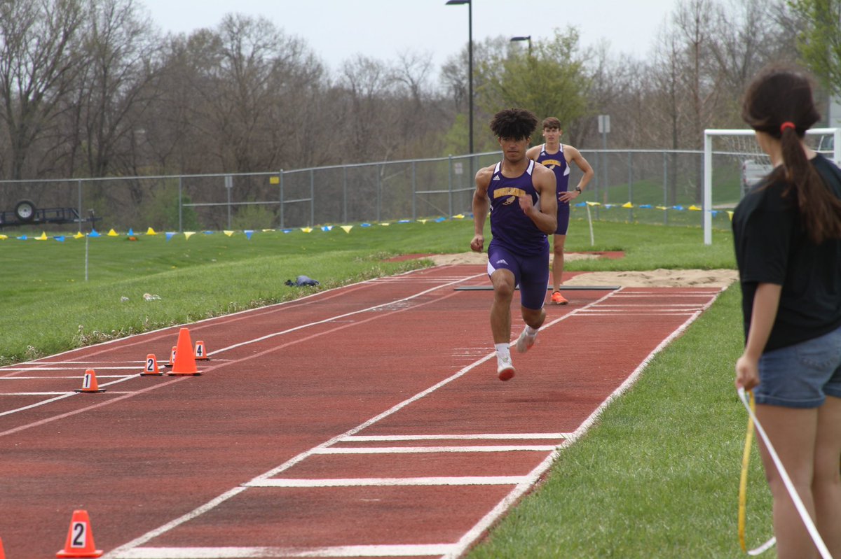 DonivanTaylor25's tweet photo. CMAC Conference Champion In Long Jump as a Freshman! @KewpiesT_F @Stew_Jo @CoachAlvis @CoachPorter713 @KewpAthletics https://t.co/X8vqQ59YKi