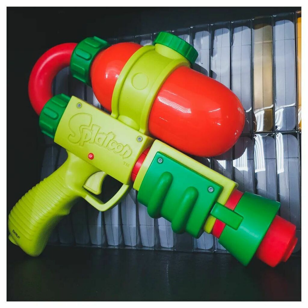 AneurynPlays's tweet photo. First item out of that box, my #Splatoon ink blaster! I currently just have it sitting on a shelf with my #LethalEnforcer #Justifiers, but I'm thinking I would like to get a peg board, and display all my #LightGuns and models on the wall. What do you th… https://t.co/RhSzc1ItQl https://t.co/hSv4K1yClP