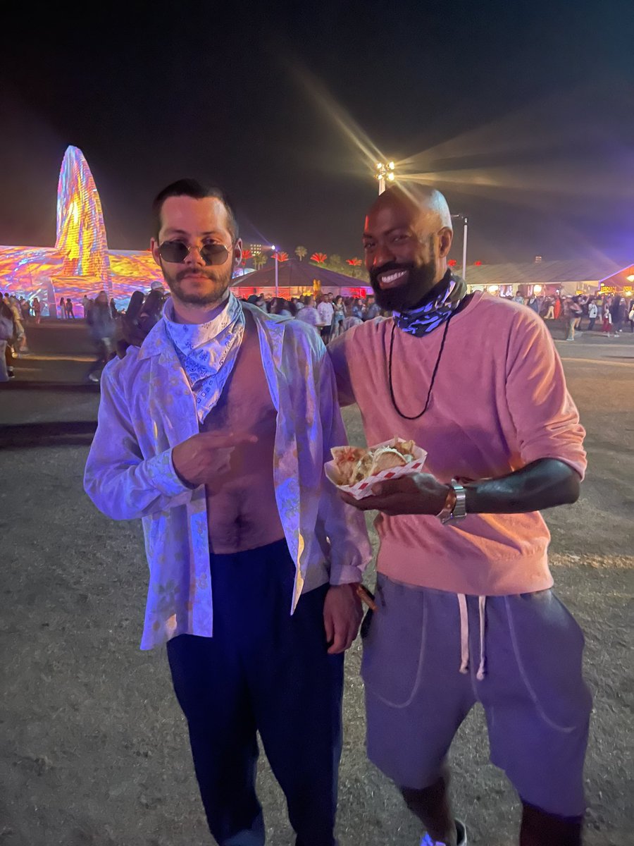 desusnice's tweet photo. Lads feed lads https://t.co/2datVSXyzQ