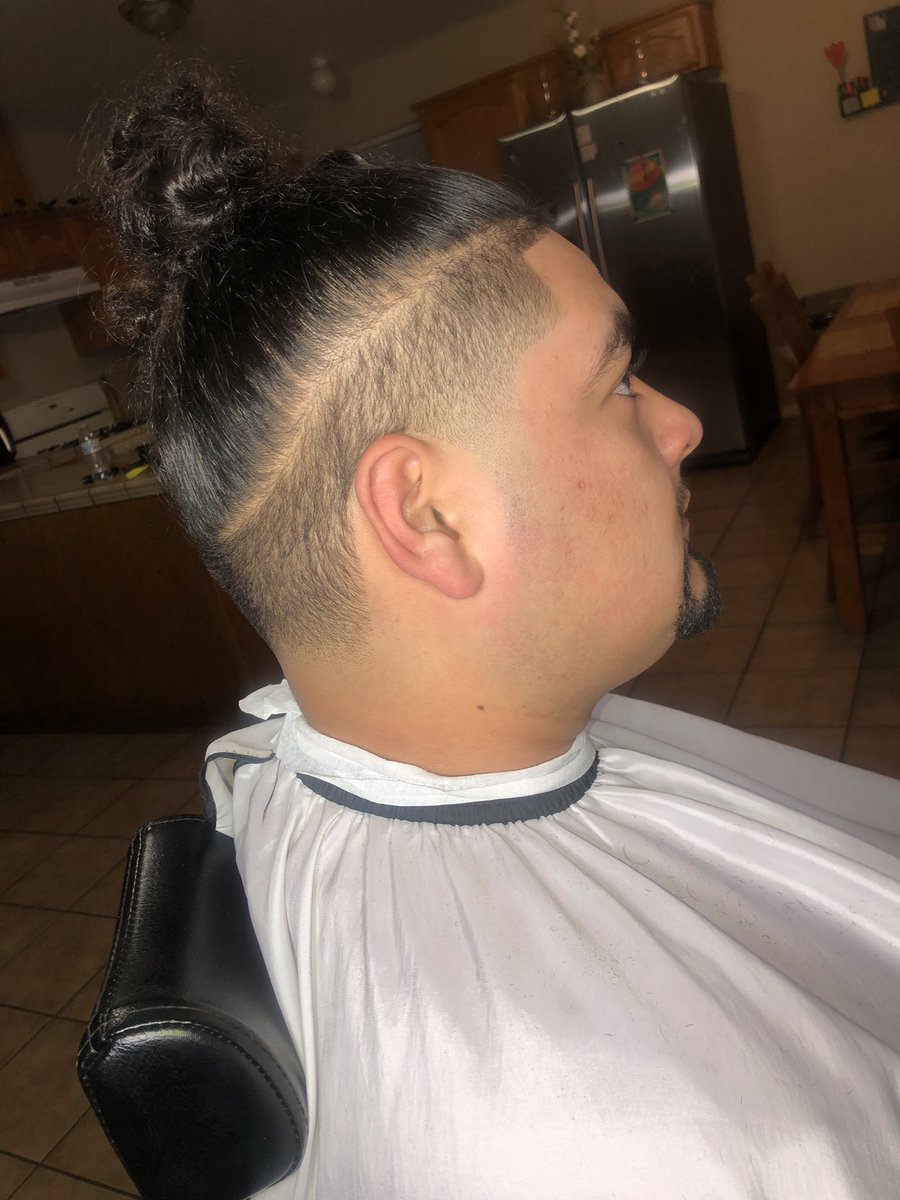 BossLikeCrystal's tweet photo. @ boss.the.barber on Instagram 💈 🥶 #bosscut https://t.co/PQvqZ3qJnR