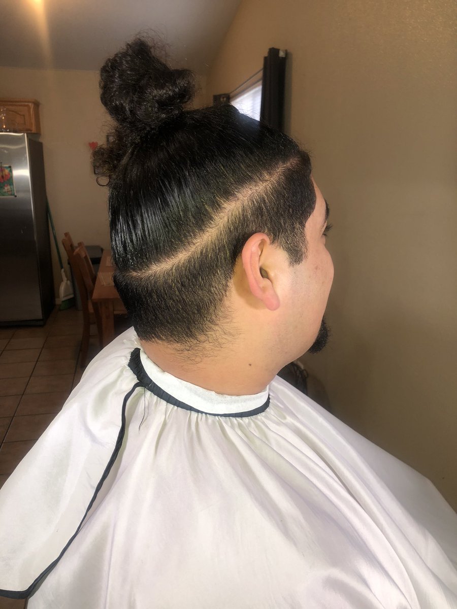 BossLikeCrystal's tweet photo. @ boss.the.barber on Instagram 💈 🥶 #bosscut https://t.co/PQvqZ3qJnR