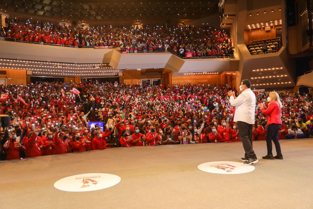 Grecia_Jpsuv's tweet photo. Con gran honor asumimos la Secretaría General de la @JuventudPSUV de nuestro @PartidoPSUV que significa un compromiso irrestricto con la Juventud y el Pueblo venezolano. 

Gracias por la confianza, presidente @NicolasMaduro
¡Seguiremos soñando y construyendo presente y futuro! 🇻🇪 https://t.co/vrS8wUuu0S