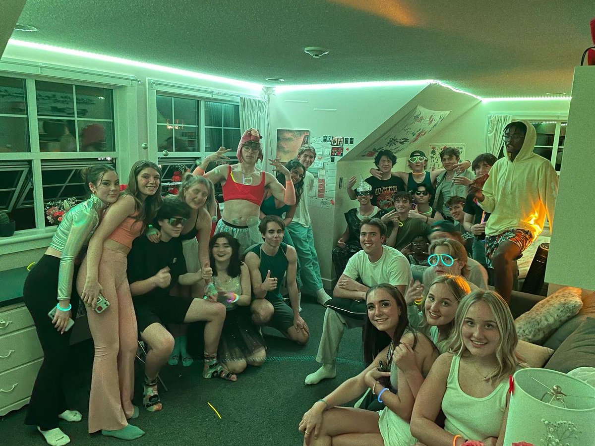 headofbrentwood's tweet photo. Alex Open House was rockin’ tonight with a Space Rave theme. #alexhouse #choosetobe https://t.co/KIGIuUUfpm