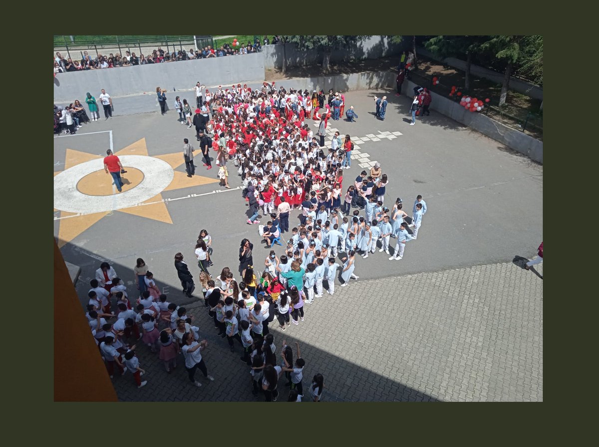 Y_Ciftcioglu_io's tweet photo. En son büyük bir coşkuyla 2019 da kutladığımız 23 Nisan'ı bu yıl yine büyük bir özlem ve coşkuyla okul bahçemizde kutladık. 🌜🌞🌞🌞🌛
23 NİSAN ULUSAL EGEMENLİK VE ÇOCUK BAYRAMI KUTLU OLSUN. https://t.co/uOluFoRimy