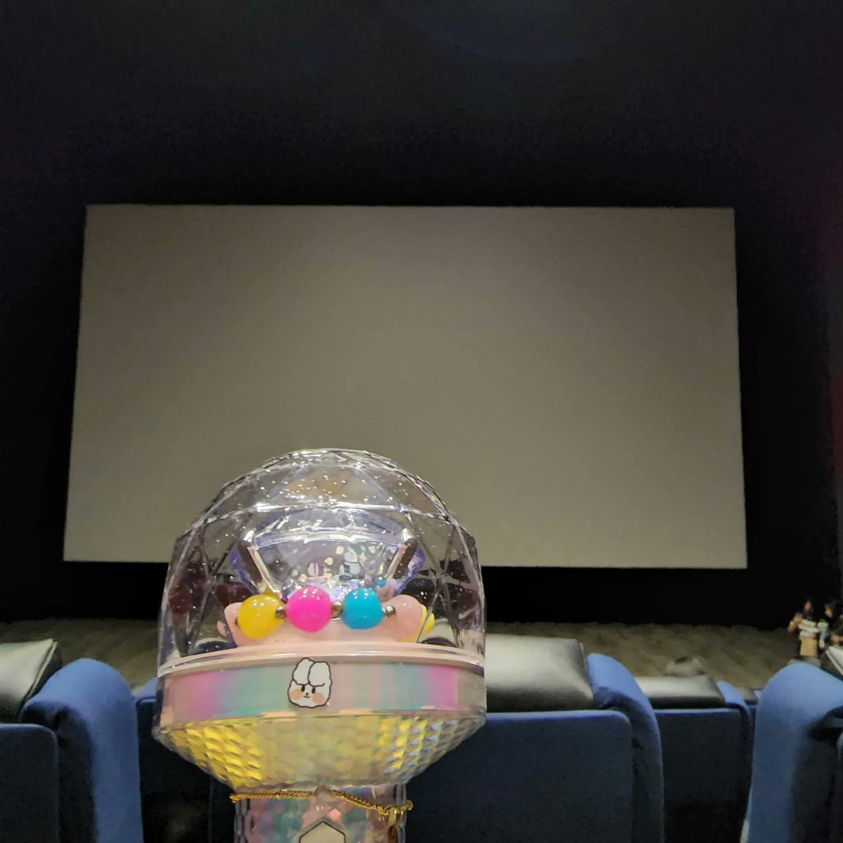 julww15's tweet photo. #SeventeenPowerOfLoveTheMovie 🥺✨️💎 

(#SMDowntown #CDO_Carats Cinema 2 can i pls ask for the group picc 😭😭)

#SMCinema 
#SMCinemaExclusive 
#SEVENTEEN 
#SeventeenPowerOfLove 
#SEVENTEENPOWEROFLOVETHEMOVIE https://t.co/Lp1qLRT58k